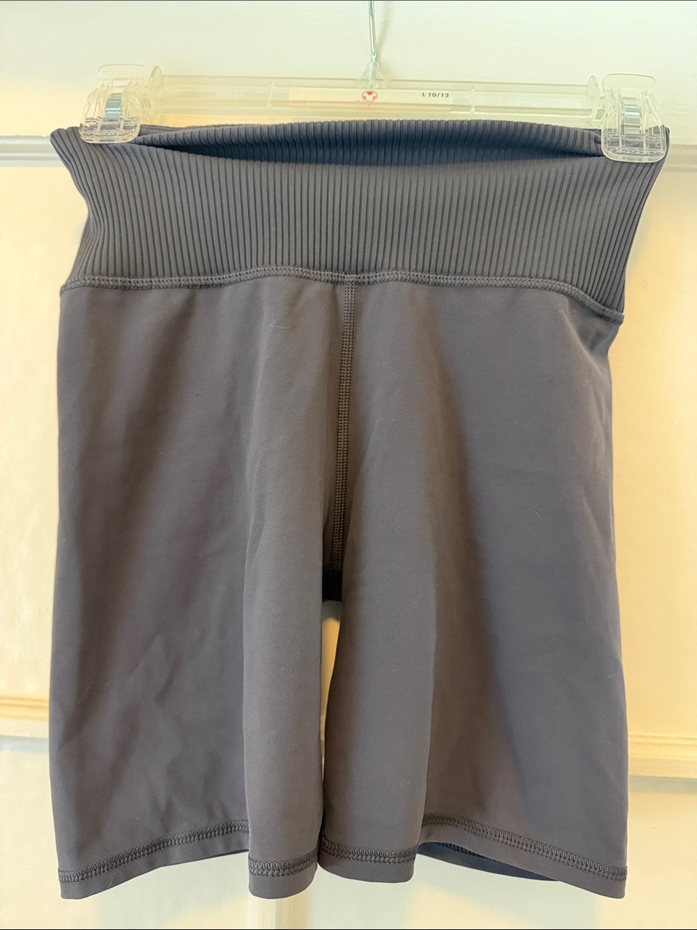 Vuori Women's High-Rise Ribbed Waist Athletic Bike Shorts - Charcoal
